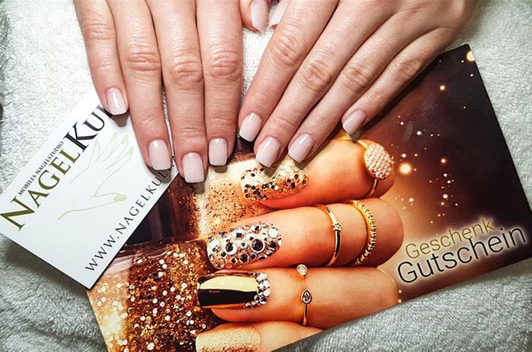 Nagelmodellage Mit Acryl Gel Aus Innsbruck